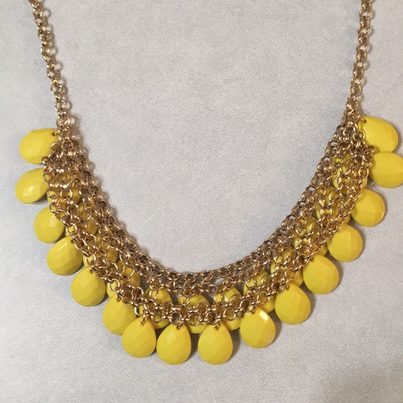 Yellow teardrops necklace - Picture 3 of 3